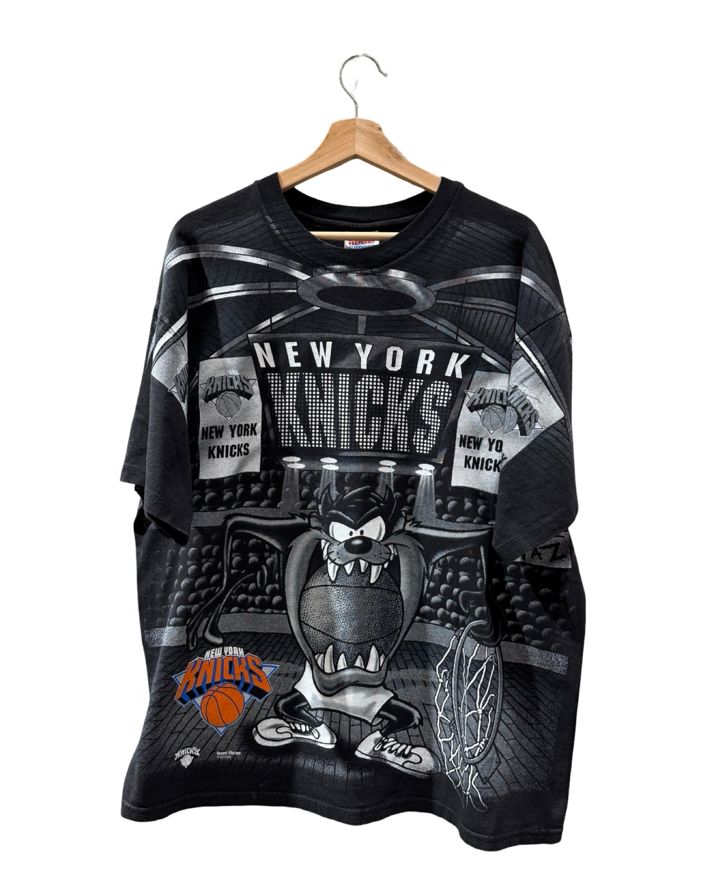 Vintage 90s New York Knicks Taz Big Print Tee