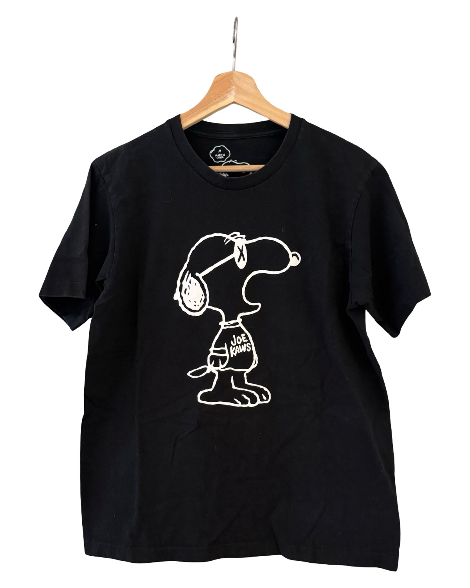 KAWS スヌーピー Tシャツ