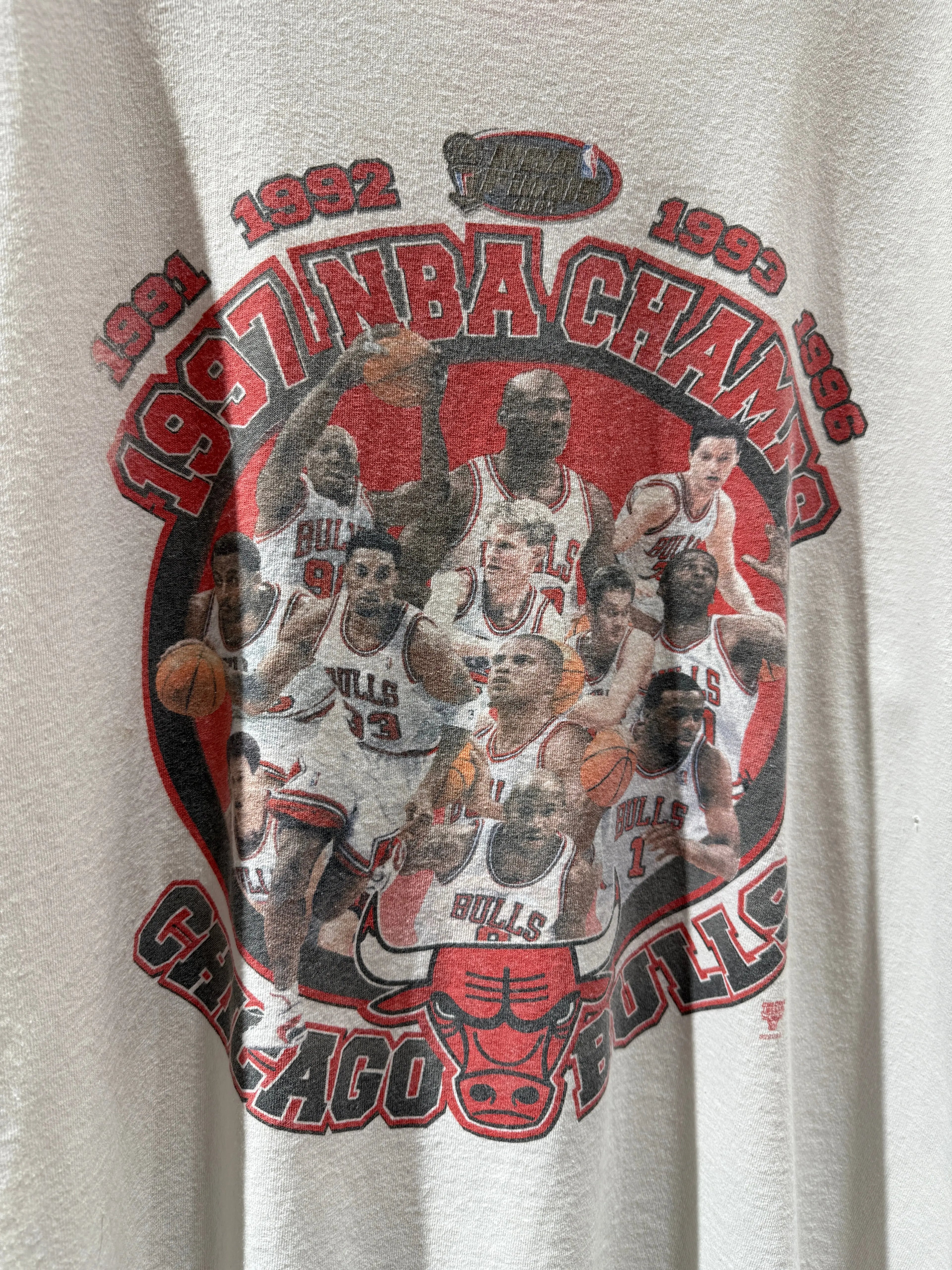 Vintage 1997 Chicago Bulls NBA Champions Tee KIF Vintage